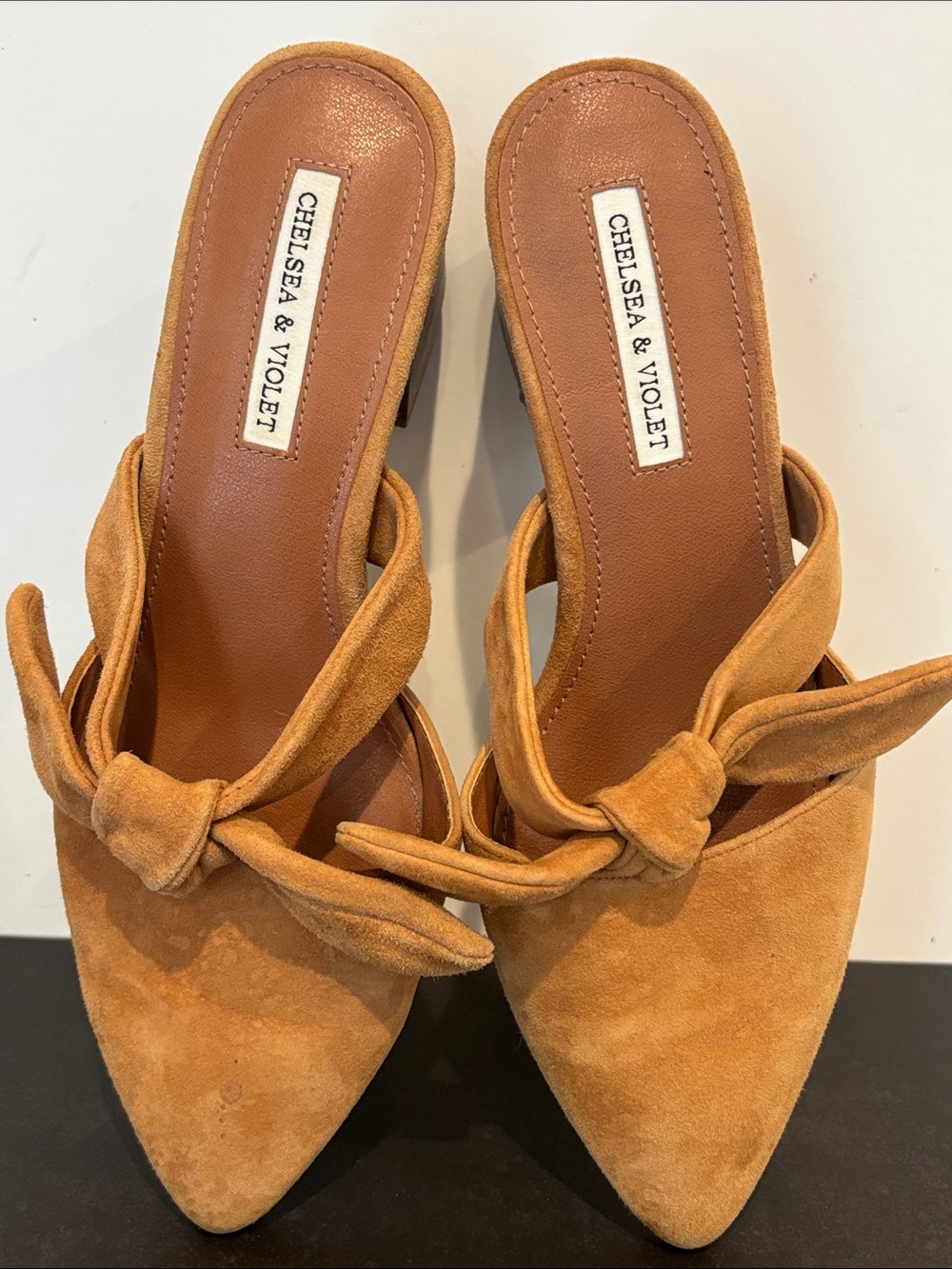 Chelsea & Violet Tan Suede Knot Pointed Mules sz 7